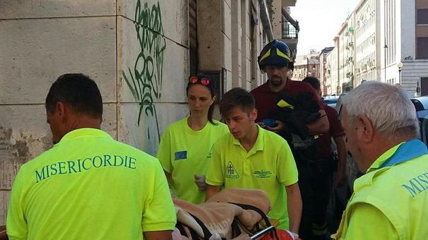 A 84 anni cade in casa salvata dai vigili del fuoco