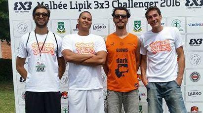 Gli Schiocchi Ballers a testa alta 
