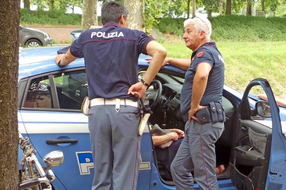Via le collane, altri tre scippi 