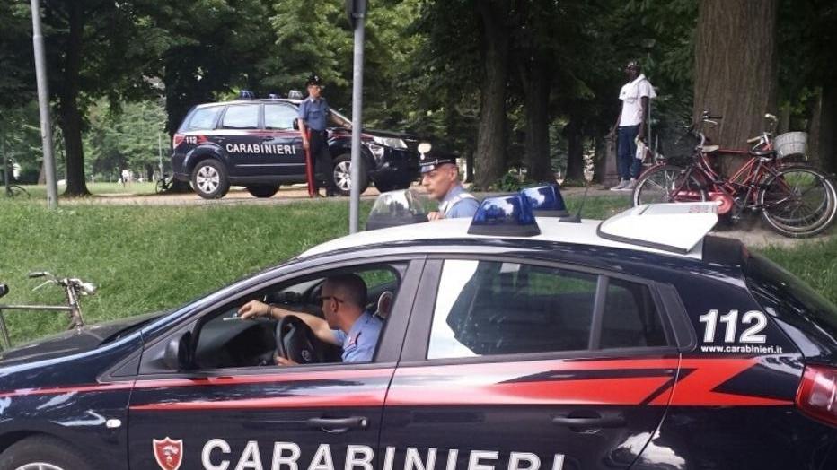 Rapina una donna, arrestato dai carabinieri