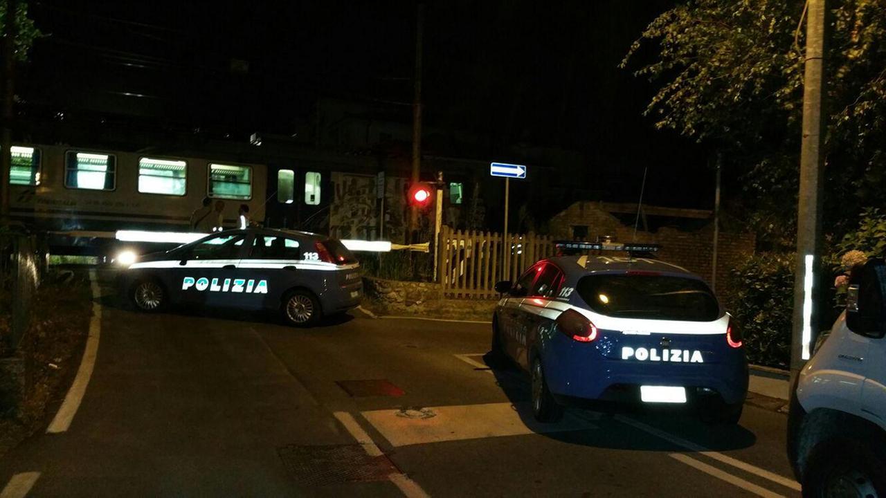 Le forze dell'ordine alla stazione di Lucca (foto Sernacchioli)