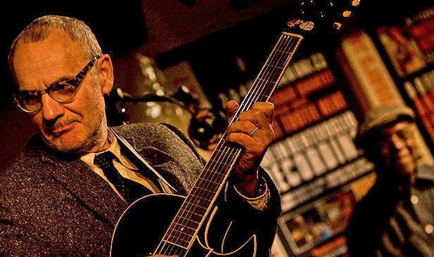 La chitarra di Jimmy Villotti al Modena Blues Festival