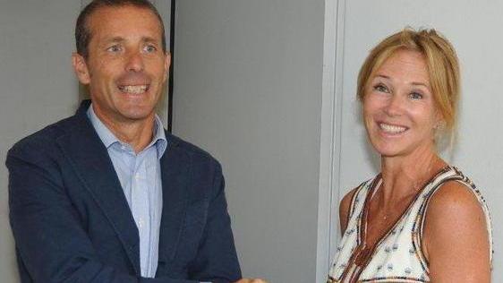 Forte dei Marmi, rapinata del Rolex mentre torna da fare shopping