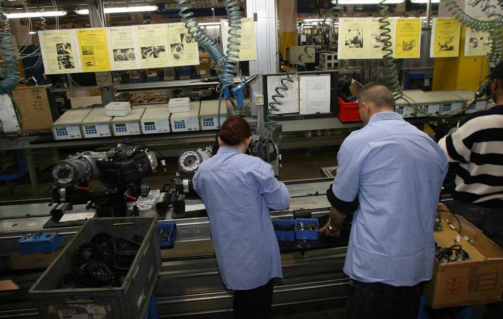 Piaggio, domani incontro con i sindacati 