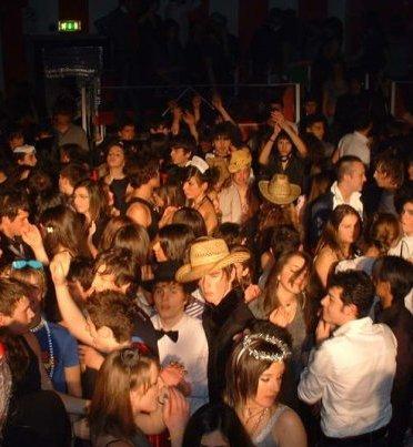 “Nowanta” al villaggio Orizzonte con tanta musica e Dj in regia 