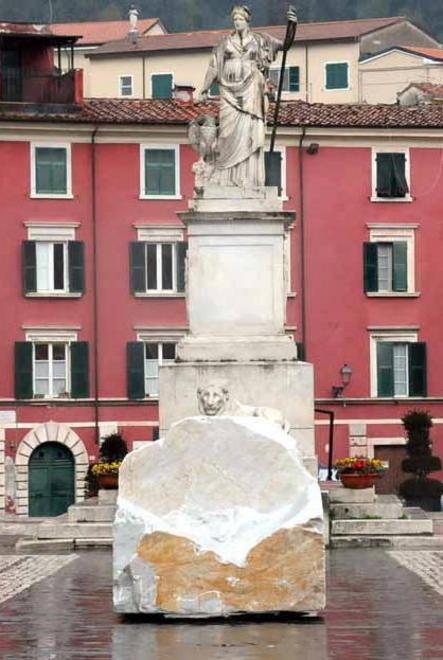 «Carrara museo a cielo aperto»: gli scatti di Massimo Susini