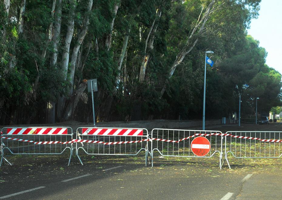 Chiusa la strada d’accesso a Torregrande