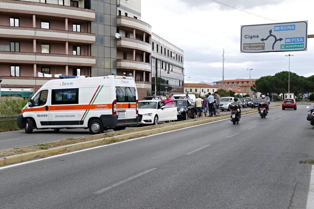 Tamponamento a catena in via degli Acquedotti: traffico in tilt