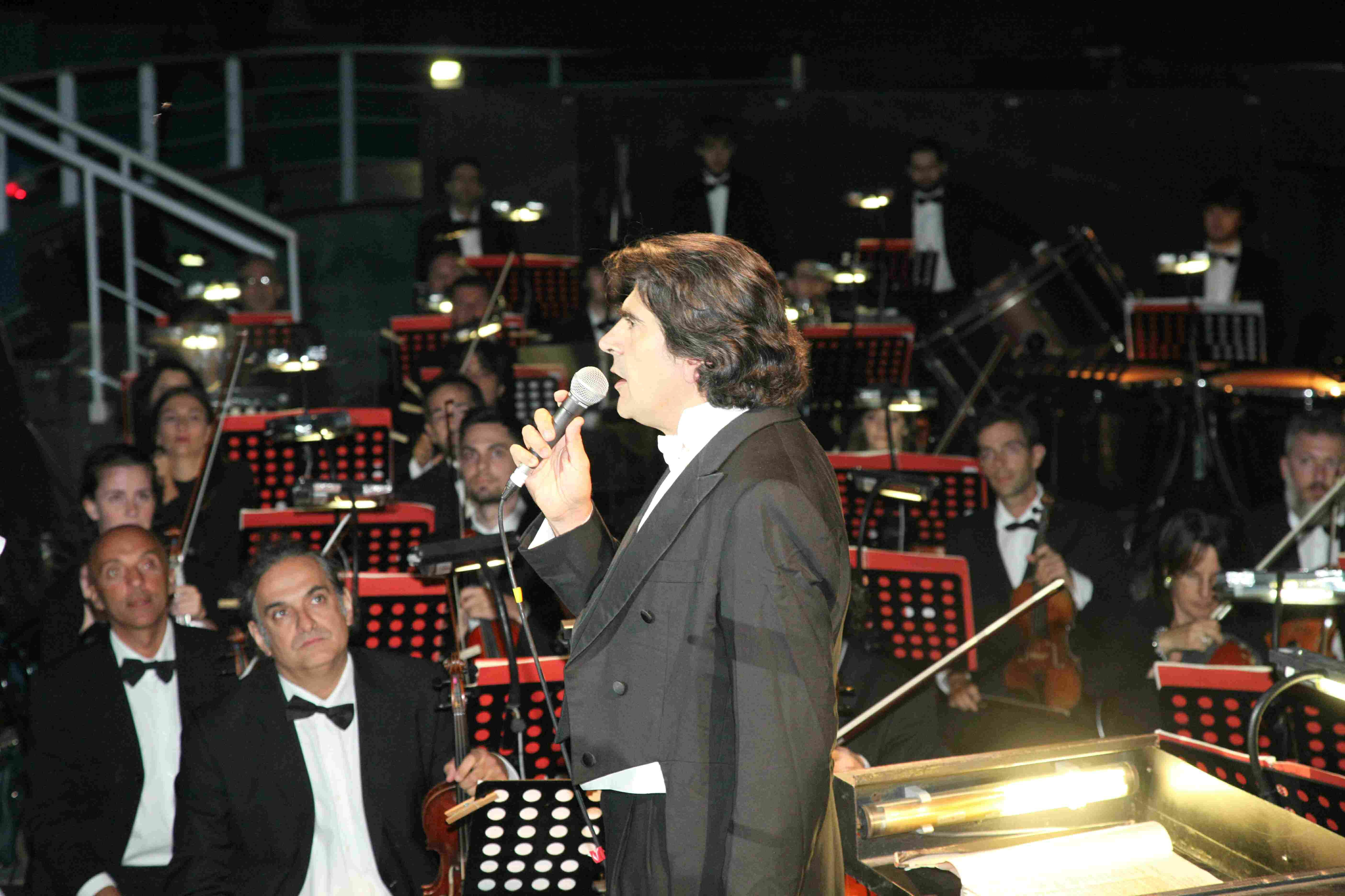 Il direttore d'orchestra Alberto Veronesi