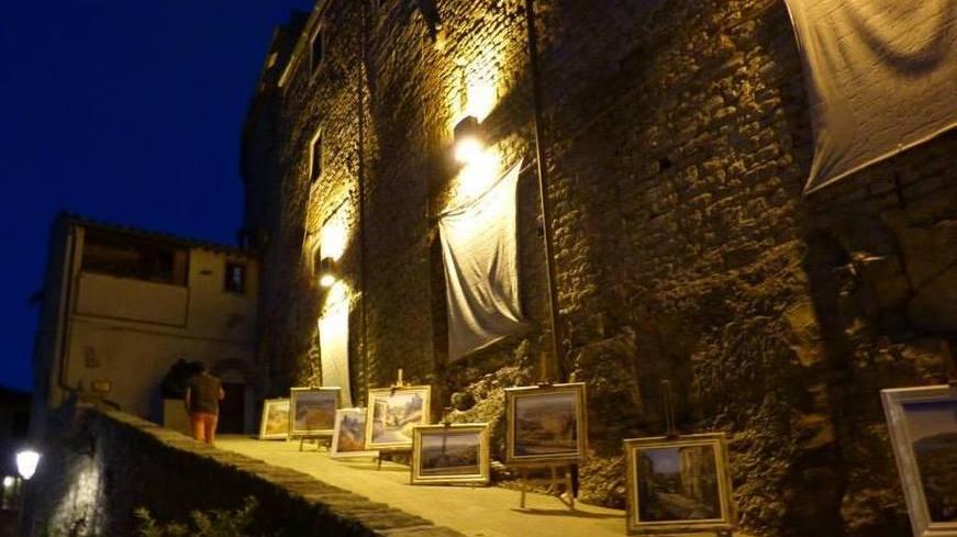 Musicisti, pittori, scultori nelle vie di Sassetta