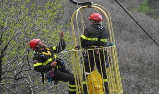 Si ferisce salendo sul Capanne 