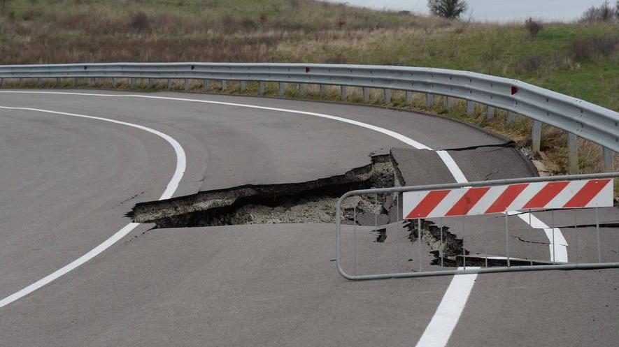 Ecco l’esposto in Procura per la strada che frana