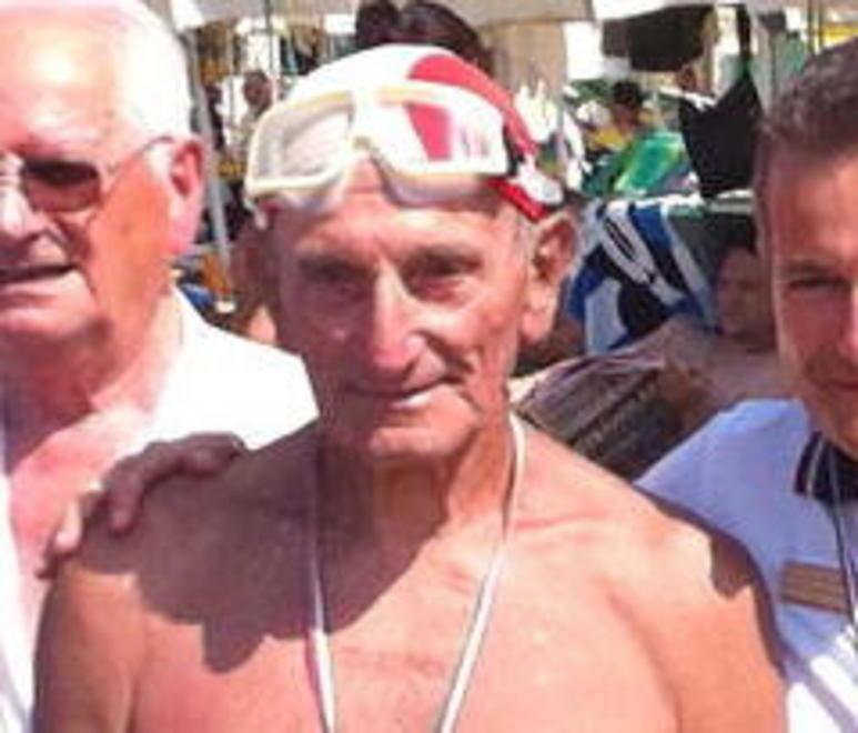 Meteo minaccioso: Nicola Mosca rinvia la nuotata del compleanno