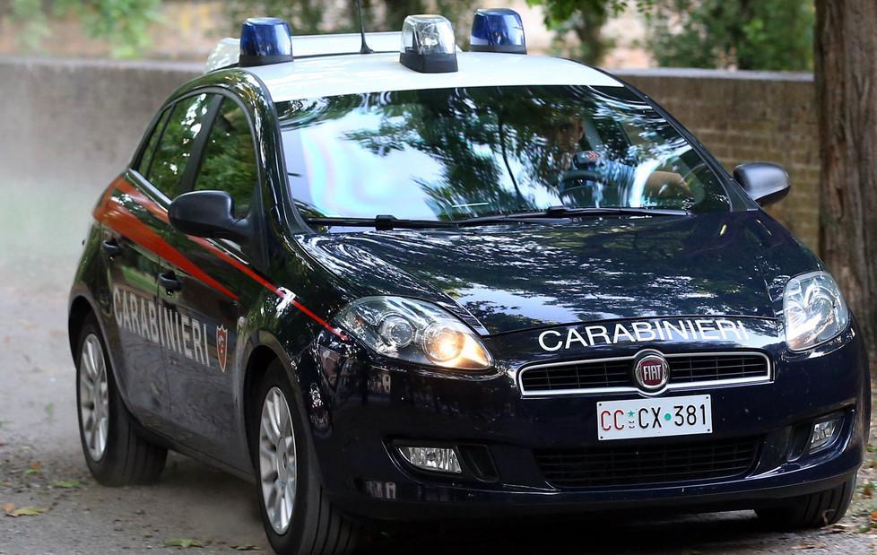 Dosi con il numero di telefono Preso spacciatore ‘su misura’