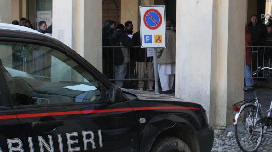 Finta amica della figlia la deruba