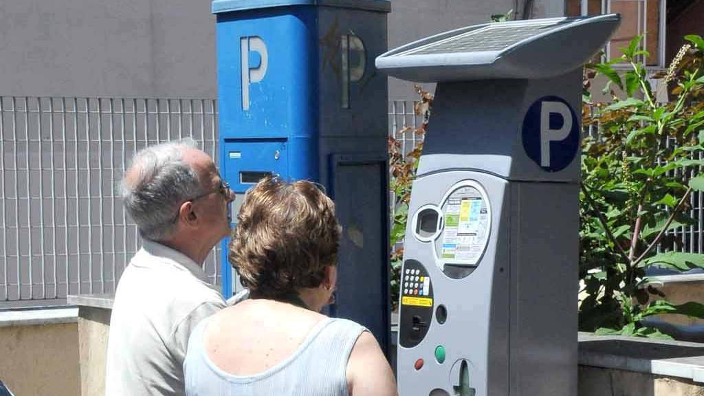 Fuori legge i parchimetri no bancomat