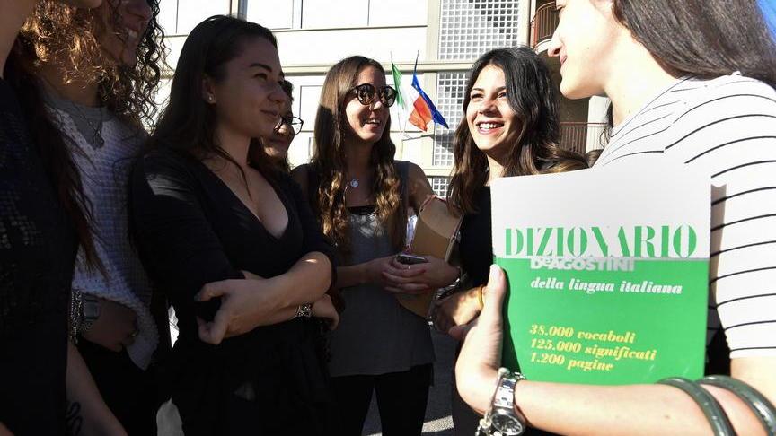 Studentesse alla Cittadella dello studente di Grosseto il giorno degil esami (foto Agenzia Bf)