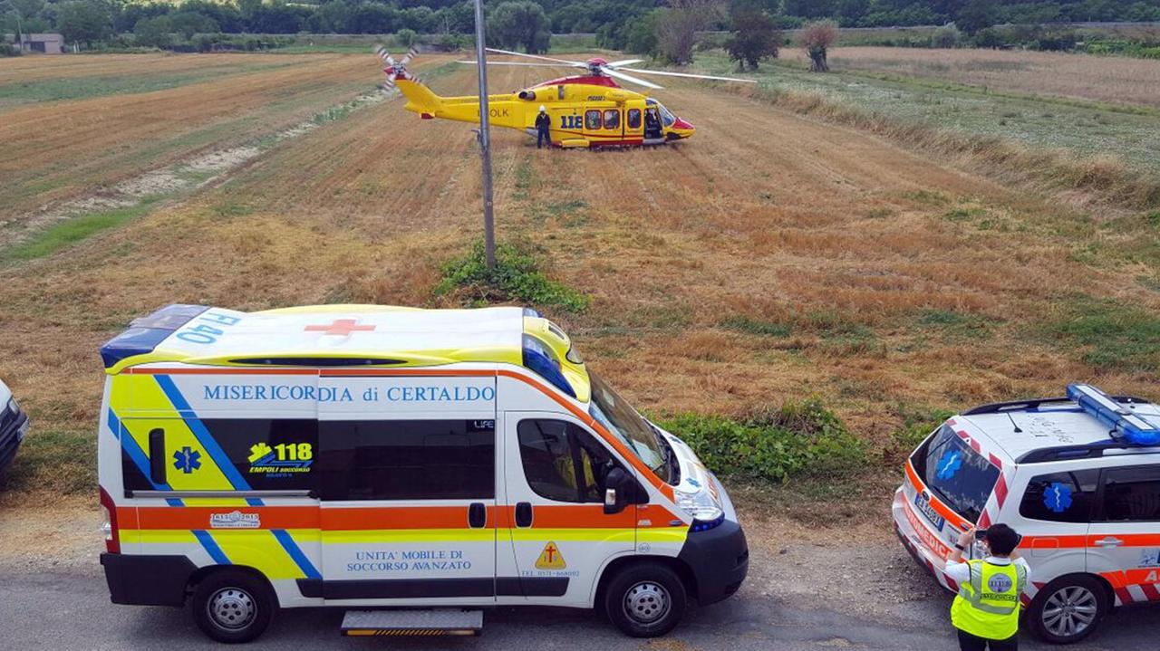 Cadono dal motorino, all'ospedale due ragazze