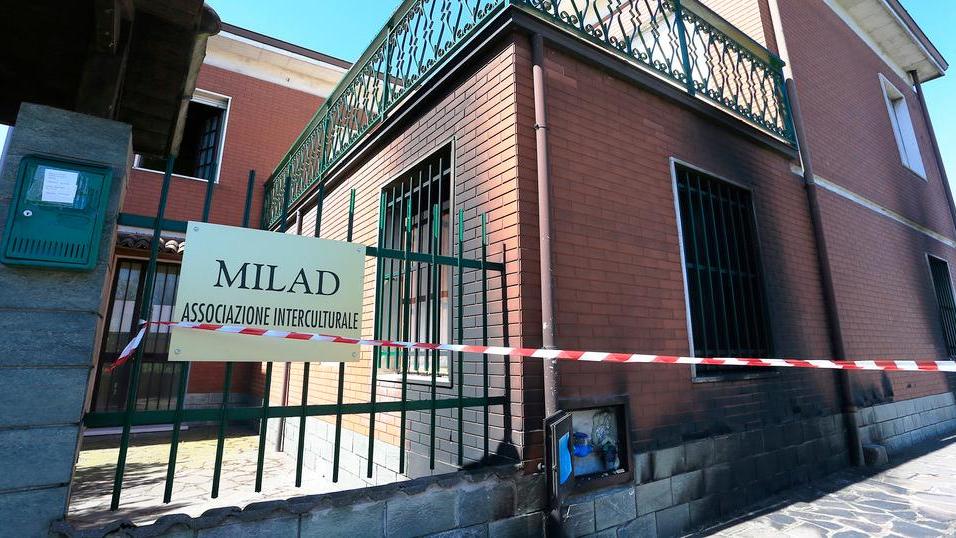 Modena, attentato a circolo turco anti-Erdogan: in 4 danno fuoco alla sede