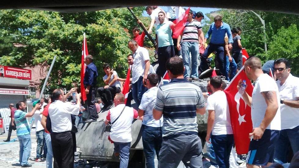 Turchia nel caos: «Chiuse in hotel con vista sulle bombe»