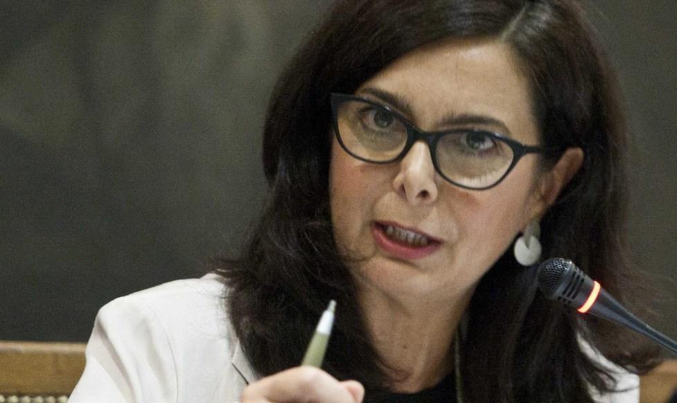 Frasi razziste su Facebook indagato un poliziotto