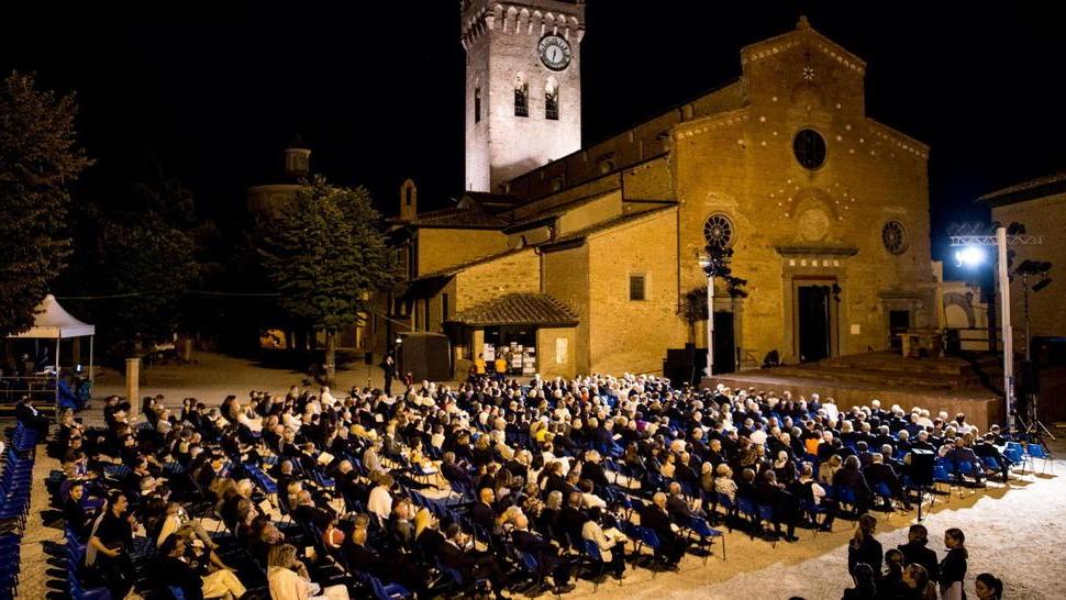 Dramma popolare in piazza del duomo fino al 20 a san miniato