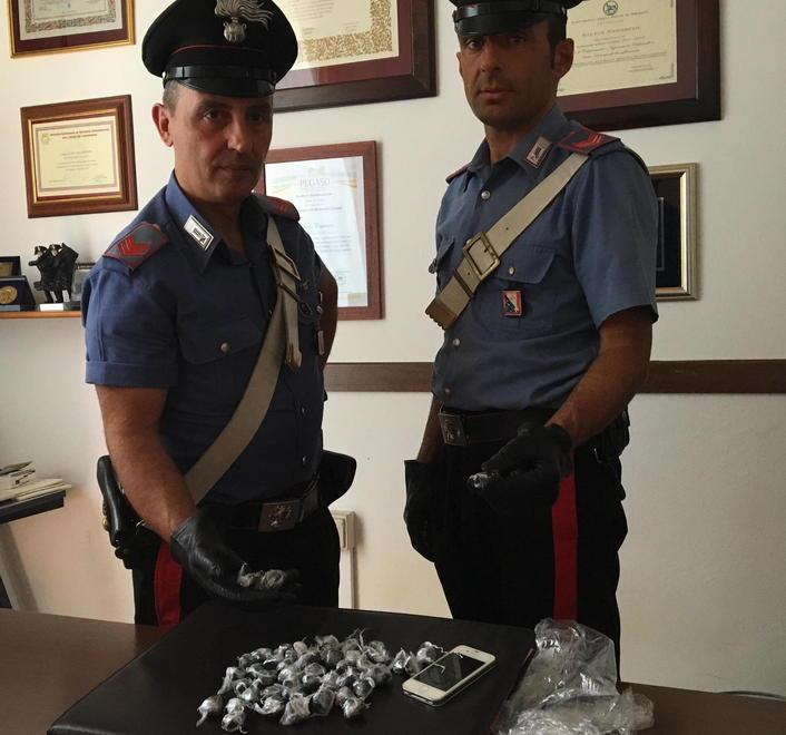 Nascondeva eroina: giovane arrestato dai carabinieri