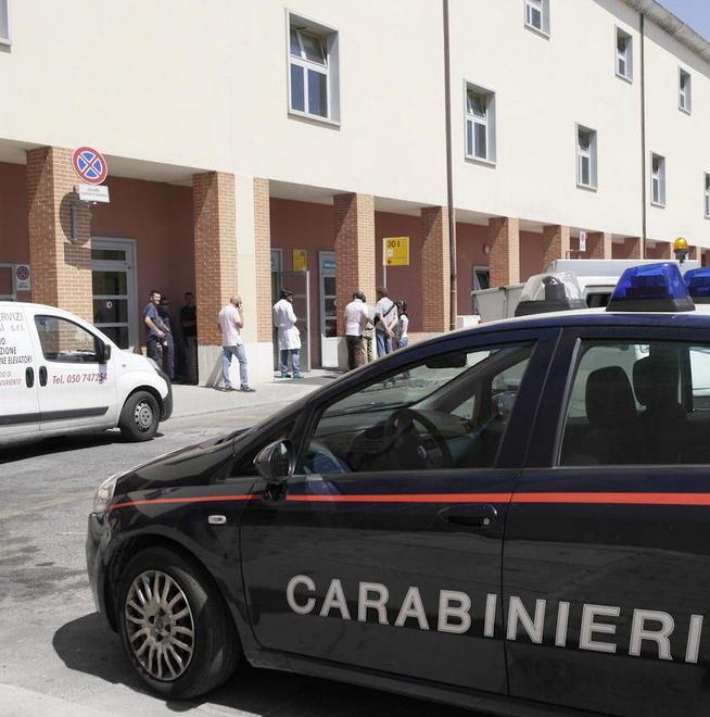 Rapinata mamma con bimbo da un giovane armato di coltello 