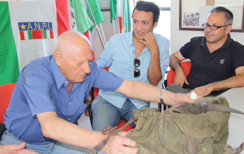 Perse uno zaino nel ’44 due amici glielo riportano 