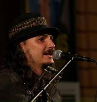 Da Joe Natta e Filippo Marchini una canzone contro lo sfruttamento 