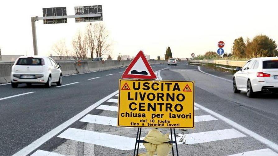 Il cartello che segnala i lavori