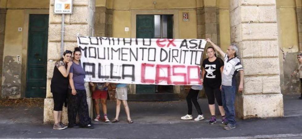 Sos casa, una nuova occupazione all' ex circoscrizione 