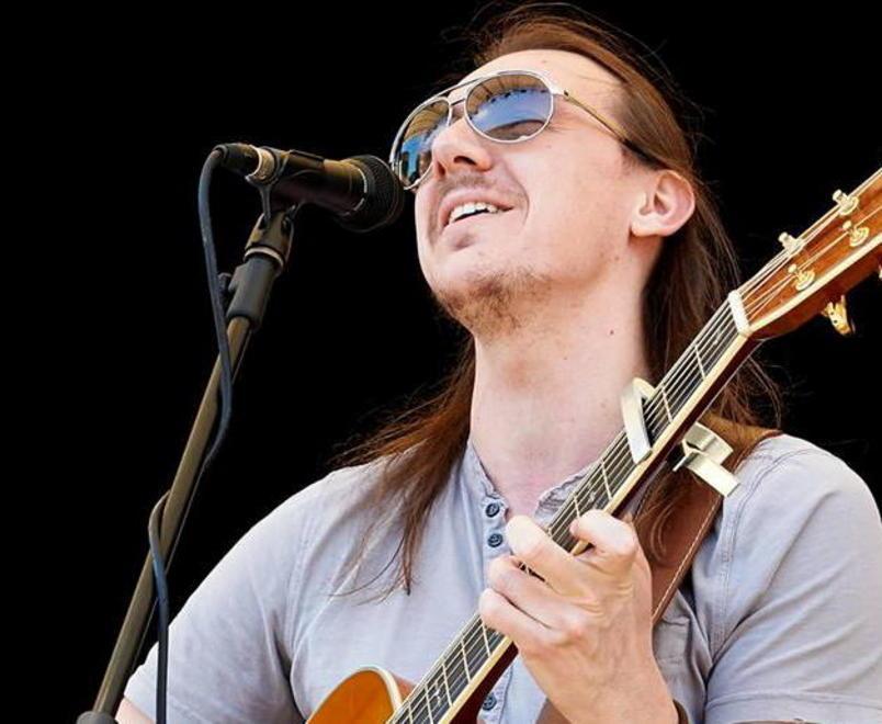 Spopola su YouTube il singolo “Bella estate” di Samuele Borsò