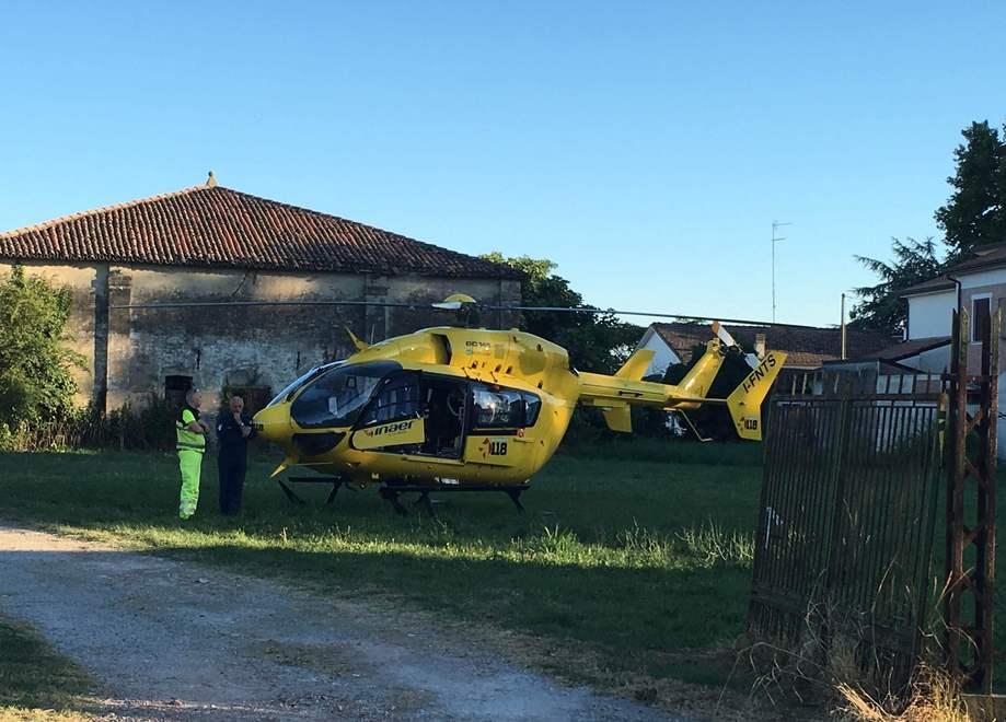 Eliambulanza per un anziano 