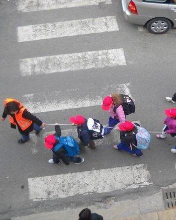 A scuola col taxi guidato dai genitori 