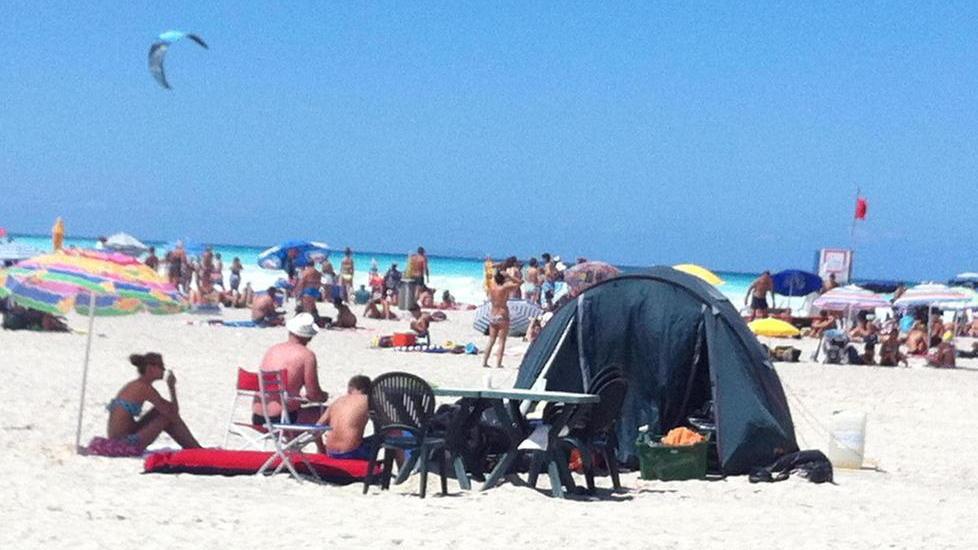 Guerra ai campeggi abusivi allestiti sul lungomare