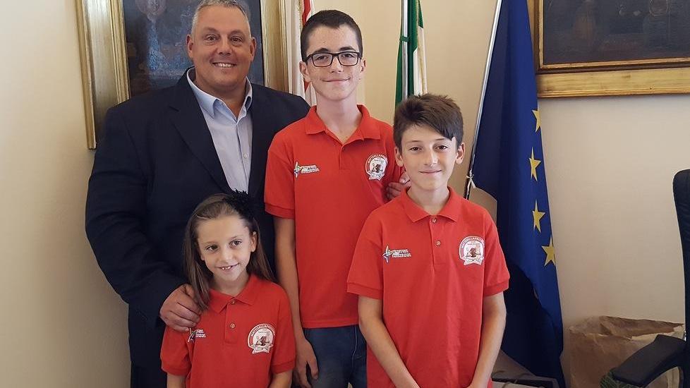Baby campioni di scacchi dal sindaco