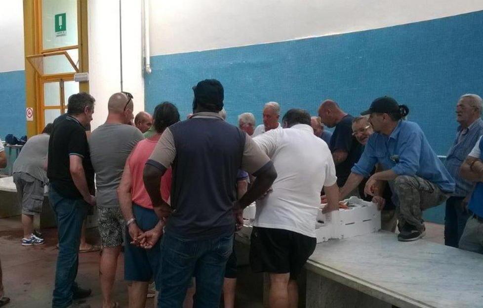 Pesce fresco a rischio: mercato sul filo della chiusura