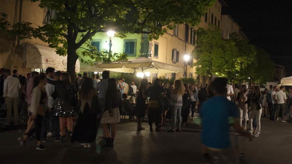 Pipì contro il muro, altre dieci multe