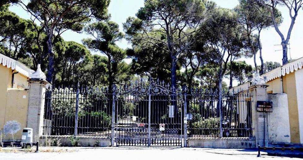 Caso amianto, villa Corridi resta chiusa 