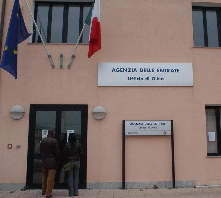 All’Agenzia delle entrate le tasse si pagano a 35 gradi 