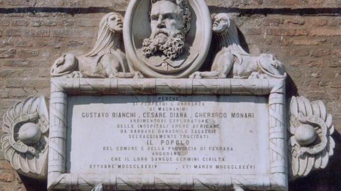 Quei nomi dimenticati sulla lapide alle spalle del Savonarola