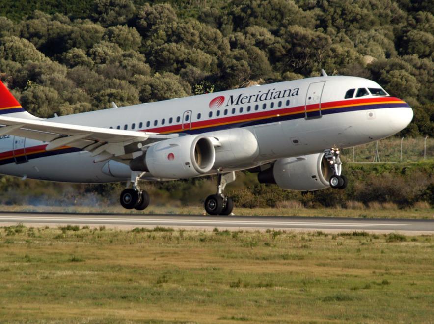 Meridiana, malattia selvaggia di piloti e steward: inchiesta della Procura di Tempio 