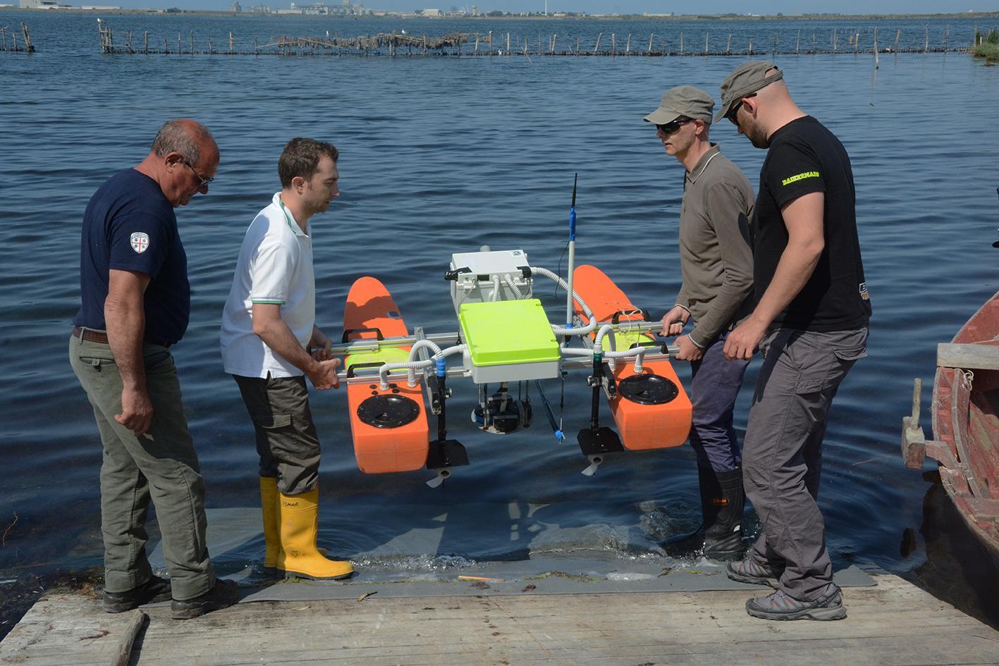 Il drone marino usato per le ultime ricerche nella laguna di Santa Giusta
