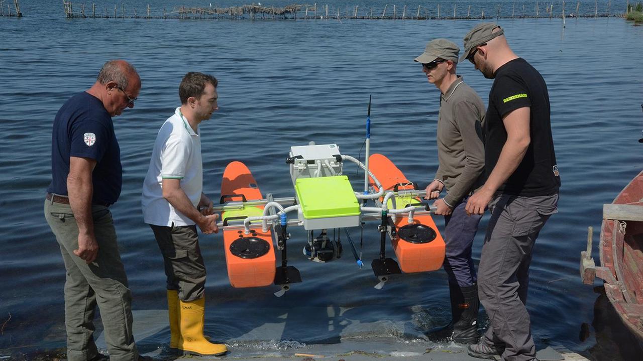 Il drone marino usato per le ultime ricerche nella laguna di Santa Giusta