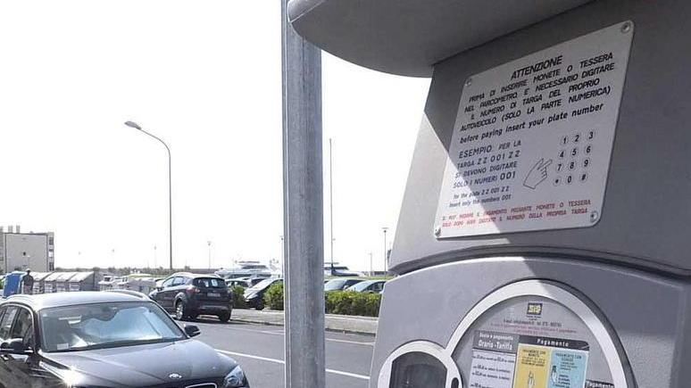 Prima settimana di strisce blu feriali Per mezz’ora, però, si parcheggia gratis