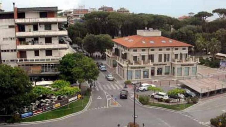 Il folkore conquista piazza Betti