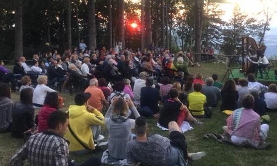 Tutti pazzi per il concerto all’alba