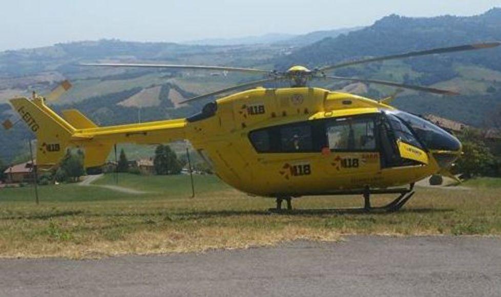 Si ribalta con il trattore, ferito a Marano