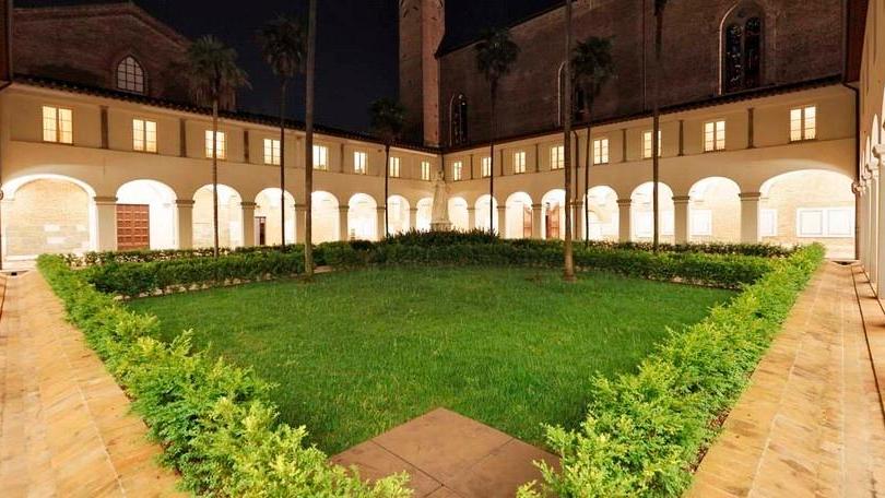Lucca di notte, chiostri e affreschi riemersi dal passato